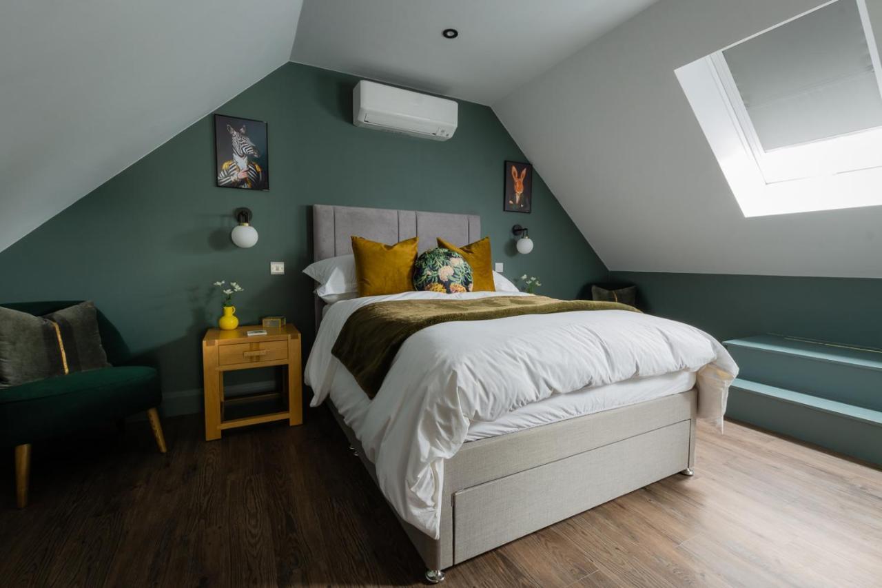 Stylish One Bedroom Cotswold Coach House Tetbury Exterior photo