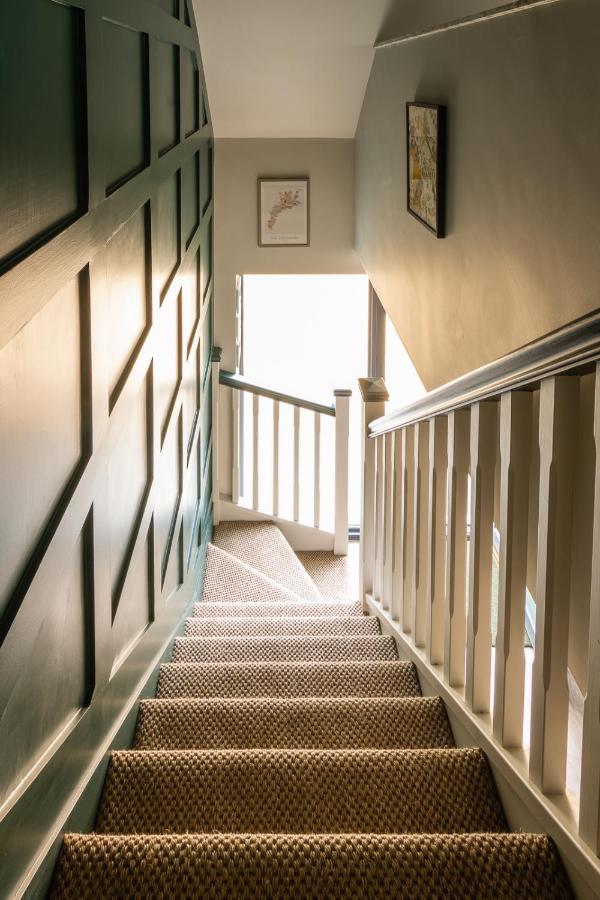 Stylish One Bedroom Cotswold Coach House Tetbury Exterior photo