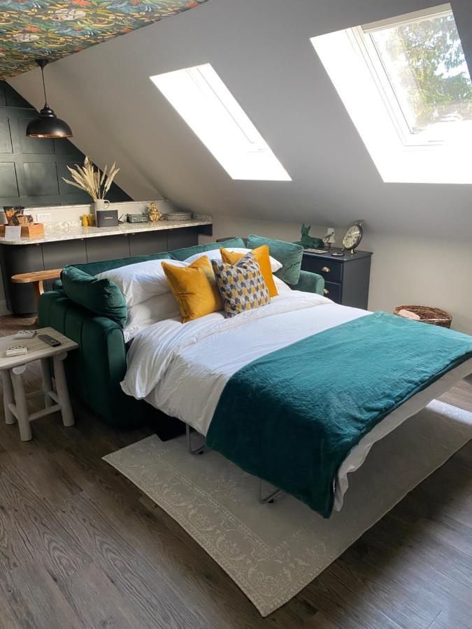 Stylish One Bedroom Cotswold Coach House Tetbury Exterior photo